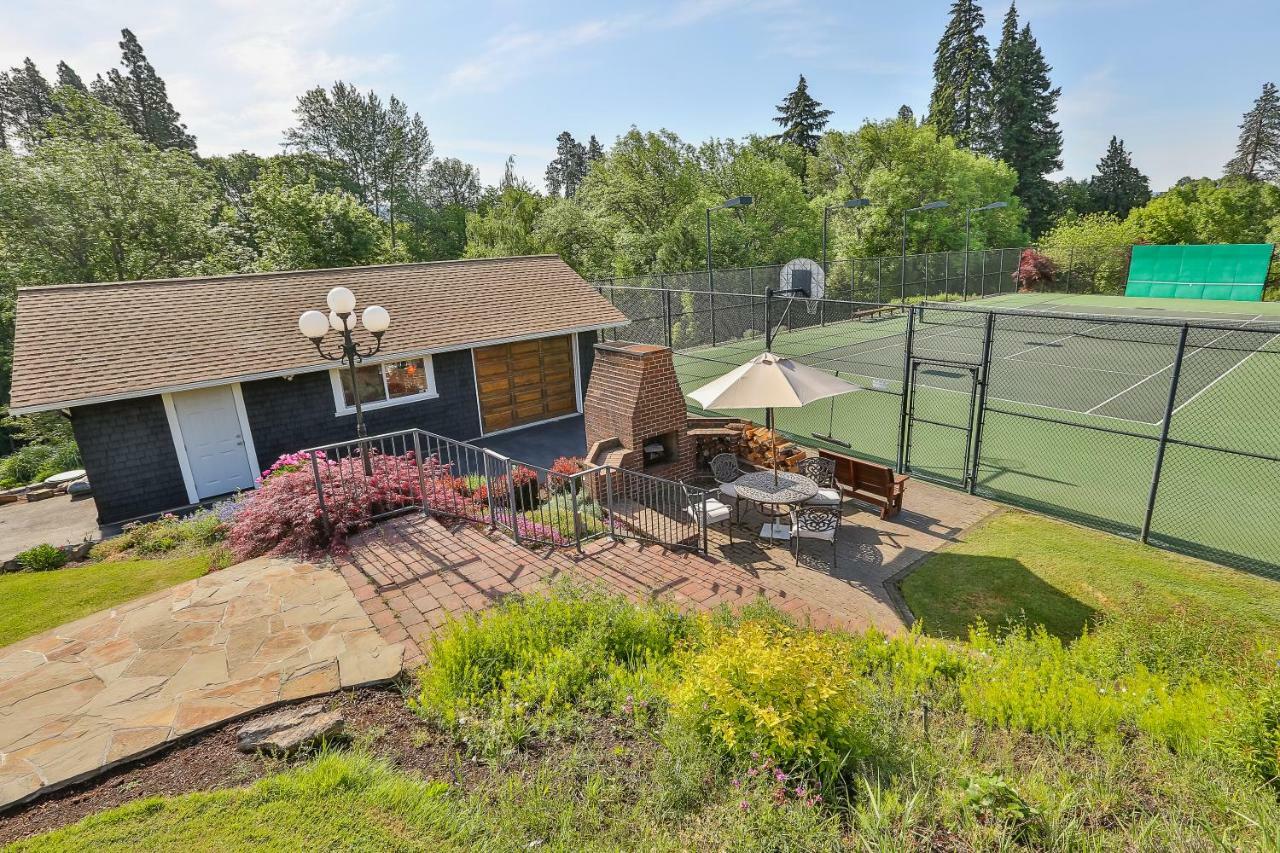 Brookside Bed & Breakfast Hood River Exteriör bild